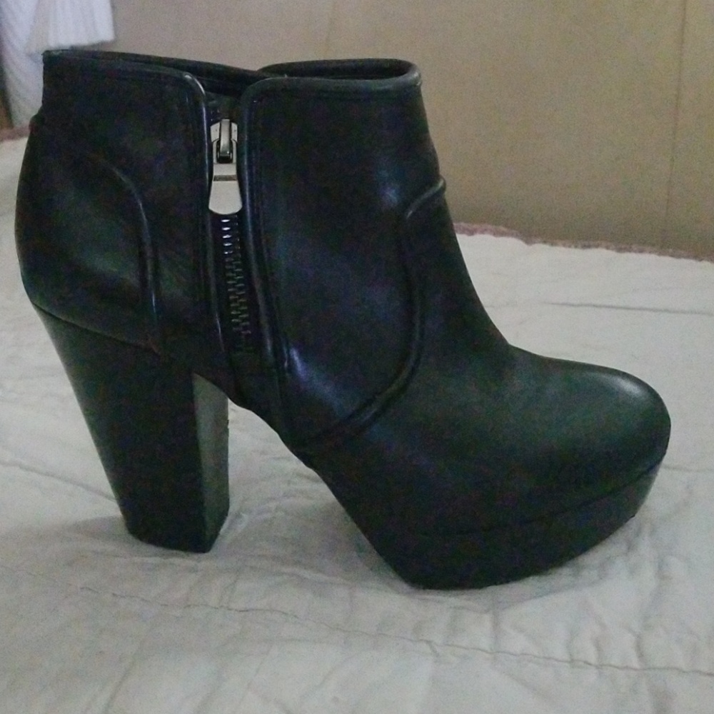 Gianni Bini Black Boots